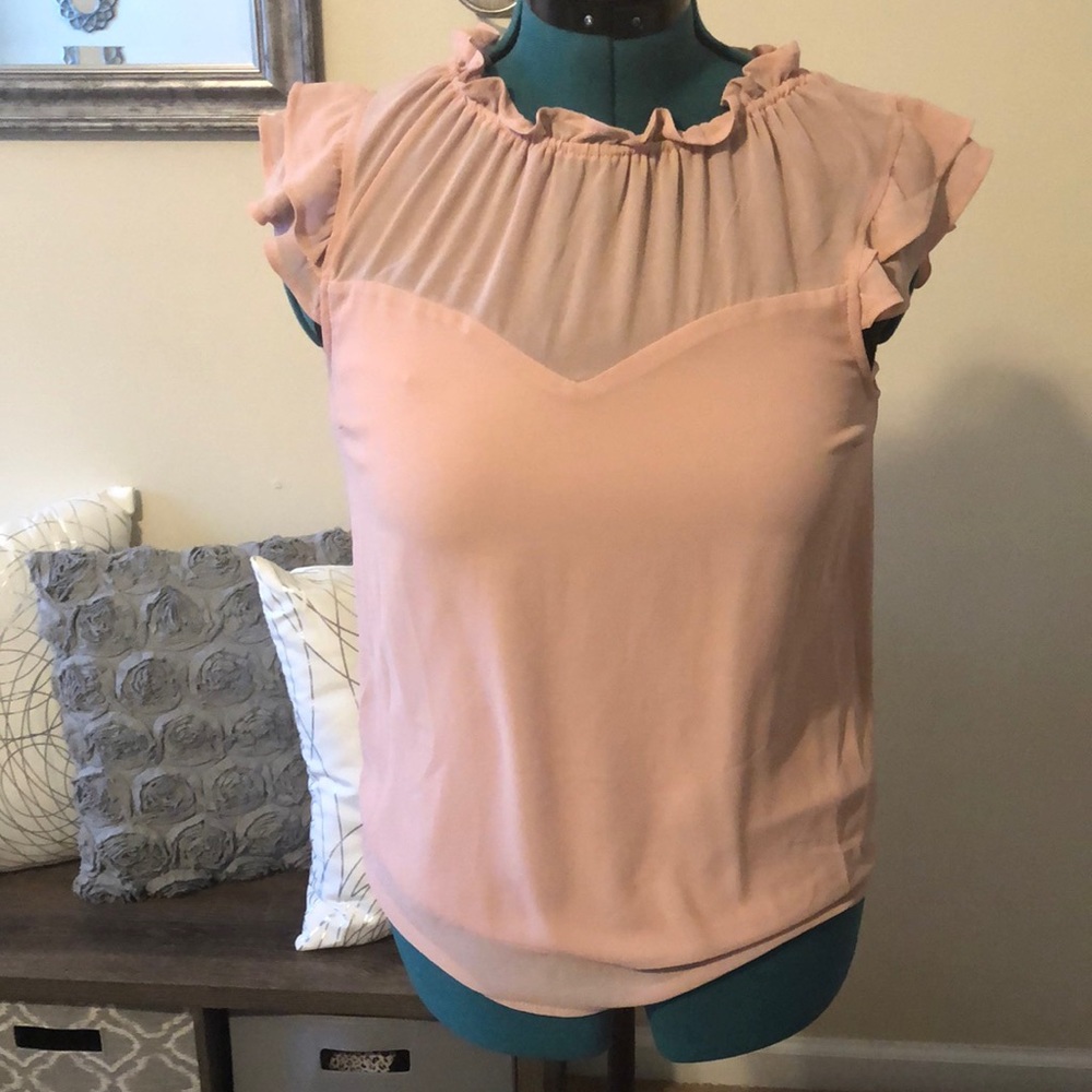 Pink flounce shoulder sleeve top
